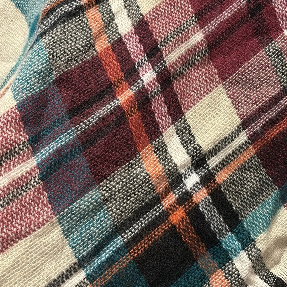 Poncho - Picture 7 of 9